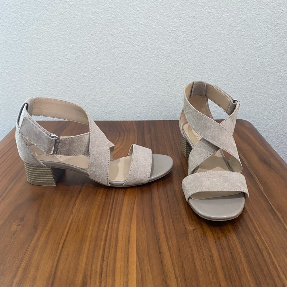 Women’s Naturalizer Adele Sandal